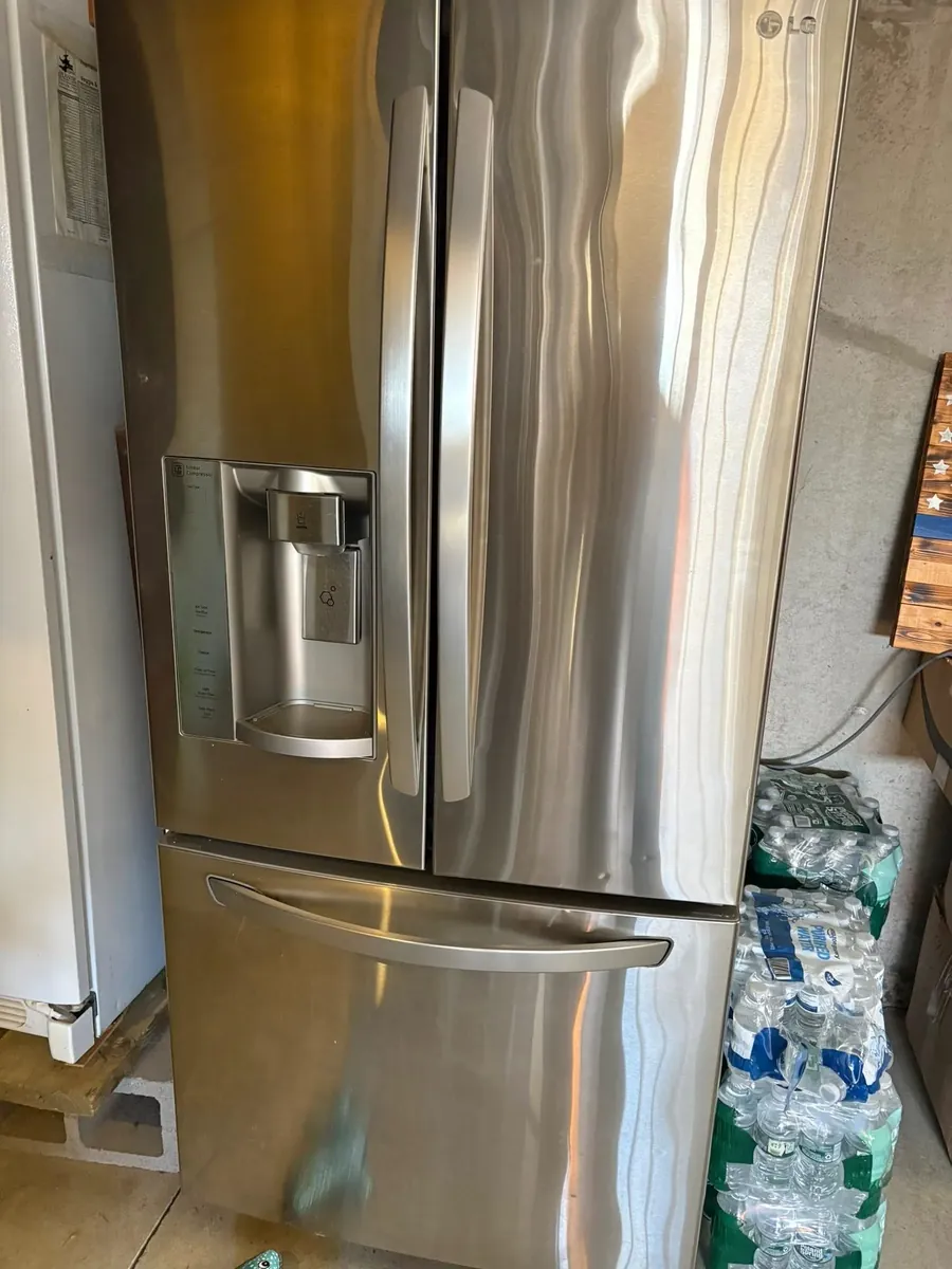 Professional fridge repair service in Willowbrook Illinois